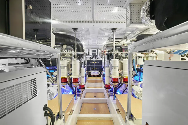 Slide: The Image of Outer Reef 610 Motoryacht 2025 - 38