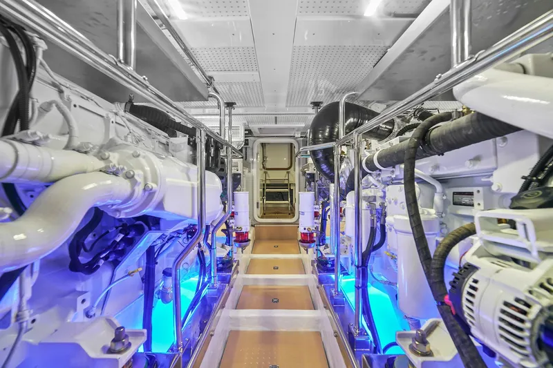 Slide: The Image of Outer Reef 610 Motoryacht 2025 - 39