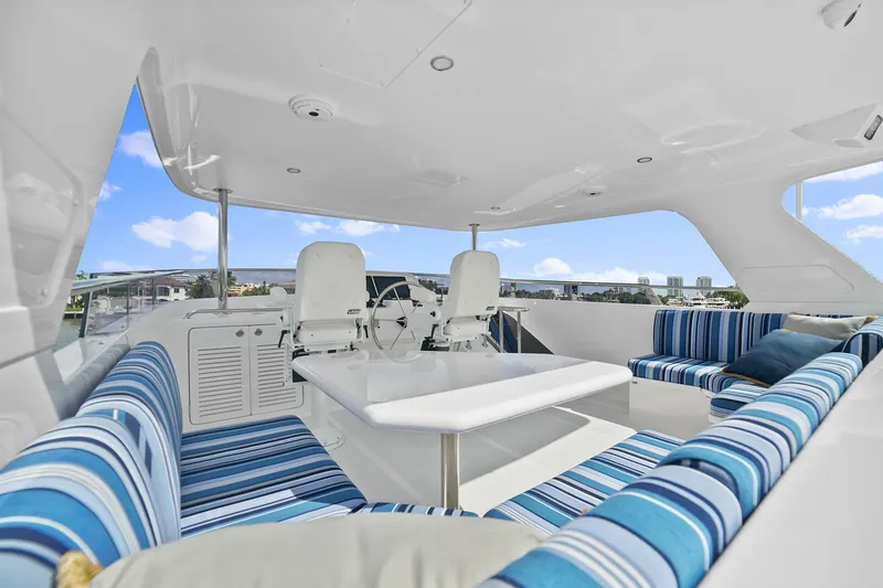 Slide: The Image of Outer Reef 610 Motoryacht 2025 - 41