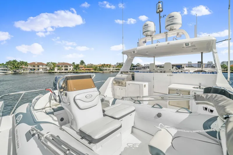 Slide: The Image of Outer Reef 610 Motoryacht 2025 - 47