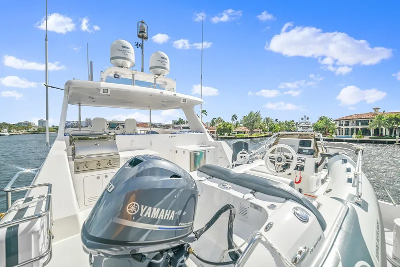 Slide: The Image of Outer Reef 610 Motoryacht 2025 - 48