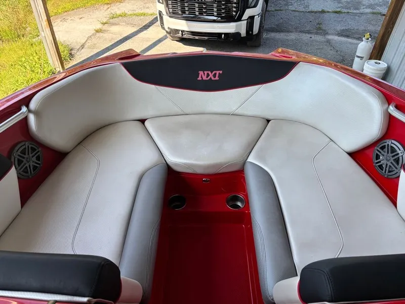 Slide: The Image of MasterCraft NXT22 2016 - 20