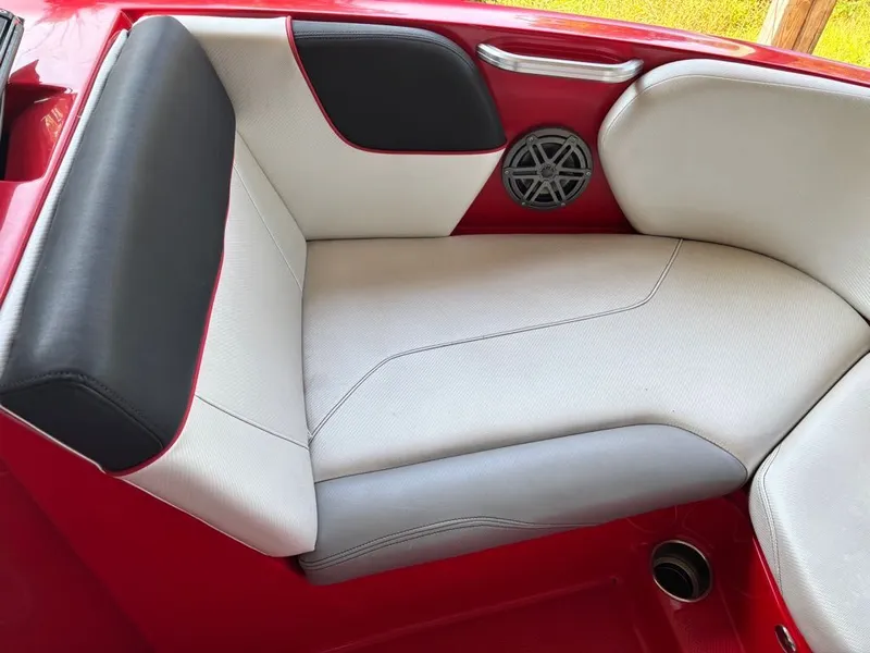 Slide: The Image of MasterCraft NXT22 2016 - 34