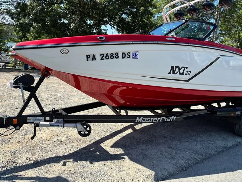 Slide: The Image of MasterCraft NXT22 2016 - 36