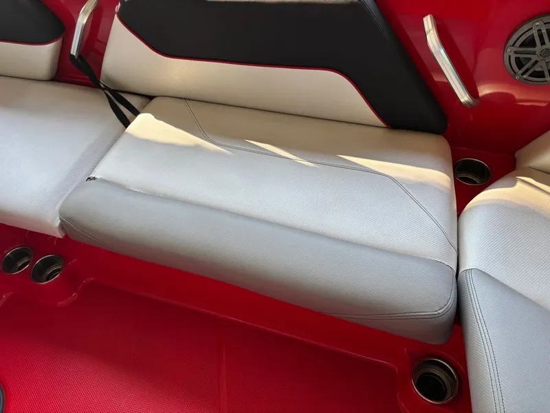 Slide: The Image of MasterCraft NXT22 2016 - 4