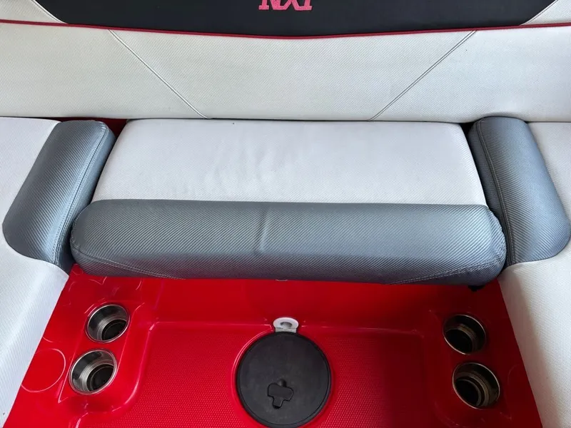 Slide: The Image of MasterCraft NXT22 2016 - 9