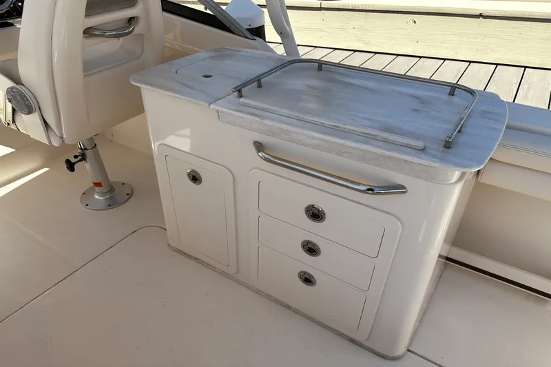 Slide: The Image of Grady-White Freedom 275 2016 - 14