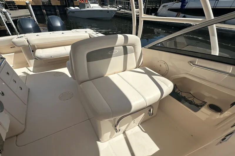 Slide: The Image of Grady-White Freedom 275 2016 - 32