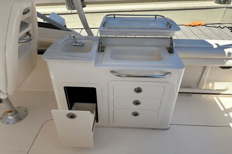 Slide: The Image of Grady-White Freedom 275 2016 - 33