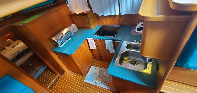 Slide: The Image of Galley w/ NEW Ref/Freezer  (Dec 2022) - 22