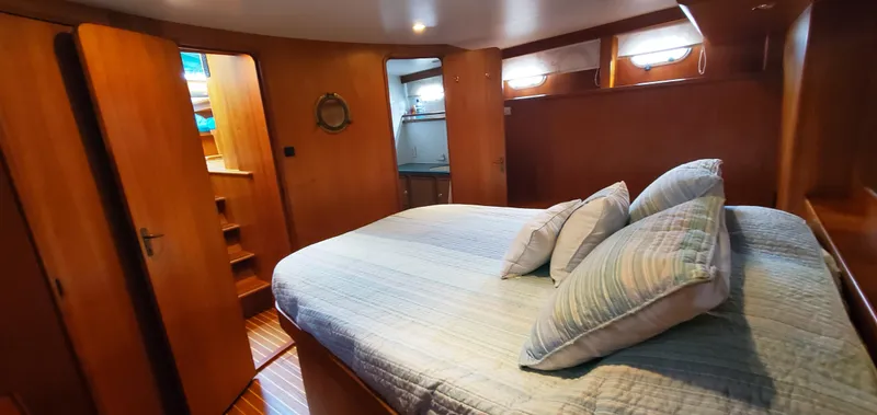 Slide: The Image of Master Stateroom Aft  - 27