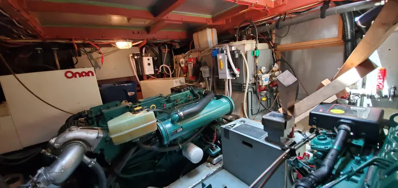 Slide: The Image of Engine Compartment (port) - 30