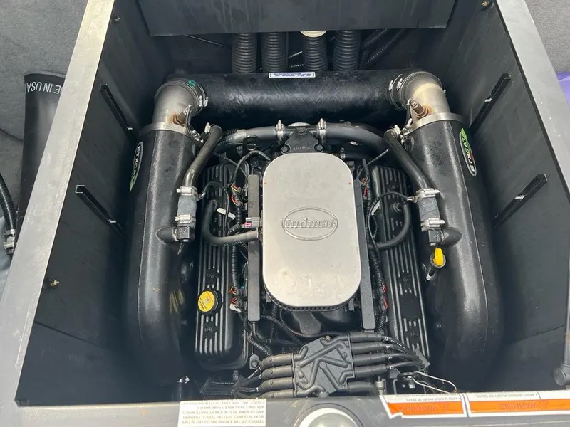 Slide: The Image of 2014 Moomba Mojo 2.5 engine compartment with Indmar engine. - 9