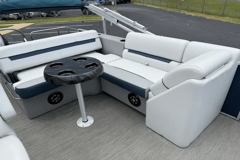 Slide: The Image of Godfrey SW2286SFL 2023 - 10