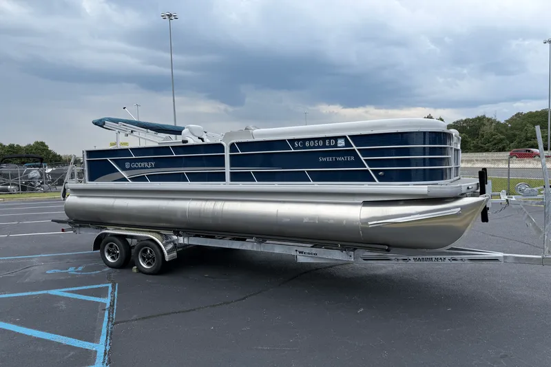 Slide: The Image of Godfrey SW2286SFL 2023 - 2