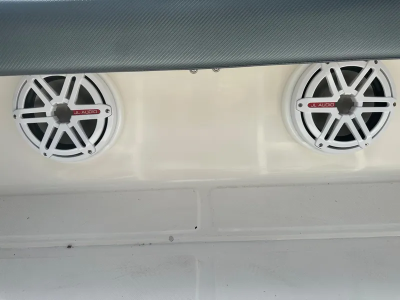 Slide: The Image of Speakers on a 2007 Glasstream 273 XS boat interior. - 18