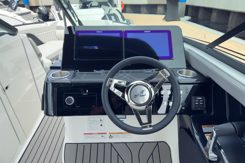 Slide: The Image of Sea Ray SLX 280 Outboard 2026 - 16