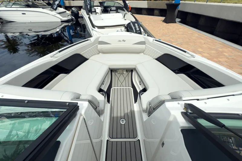 Slide: The Image of Sea Ray SLX 280 Outboard 2026 - 20