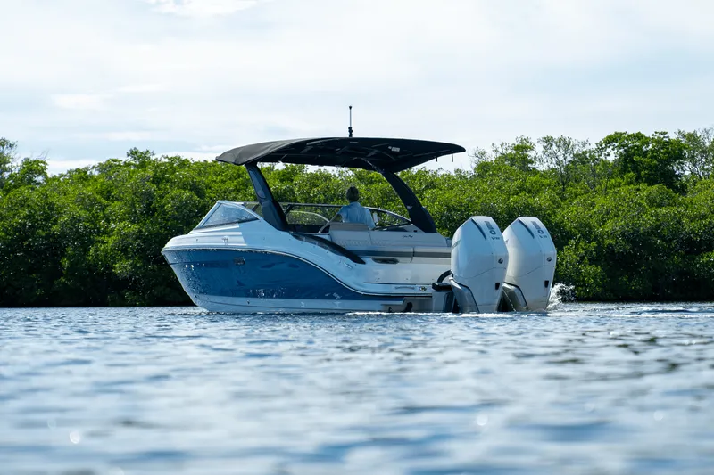 Slide: The Image of Sea Ray SLX 280 Outboard 2026 - 28