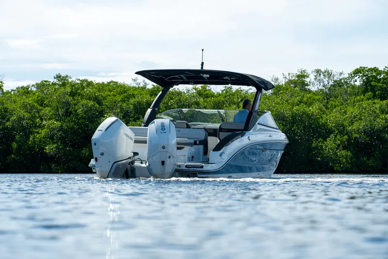 Slide: The Image of Sea Ray SLX 280 Outboard 2026 - 30