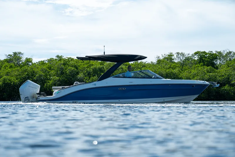 Slide: The Image of Sea Ray SLX 280 Outboard 2026 - 32