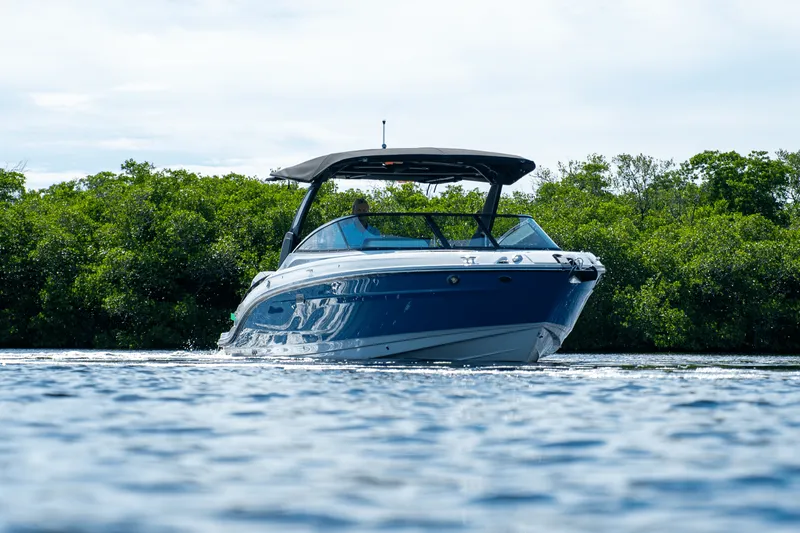 Slide: The Image of Sea Ray SLX 280 Outboard 2026 - 33