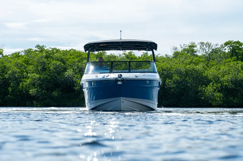 Slide: The Image of Sea Ray SLX 280 Outboard 2026 - 34