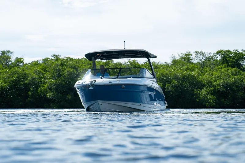 Slide: The Image of Sea Ray SLX 280 Outboard 2026 - 35