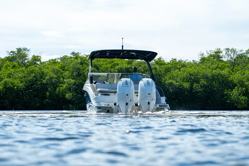 Slide: The Image of Sea Ray SLX 280 Outboard 2026 - 41