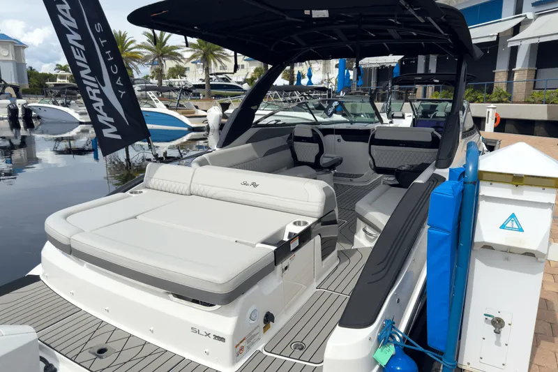 Slide: The Image of Sea Ray SLX 280 Outboard 2026 - 5