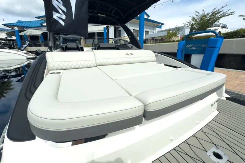 Slide: The Image of Sea Ray SLX 280 Outboard 2026 - 6
