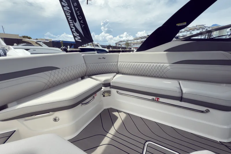 Slide: The Image of Sea Ray SLX 280 Outboard 2026 - 8