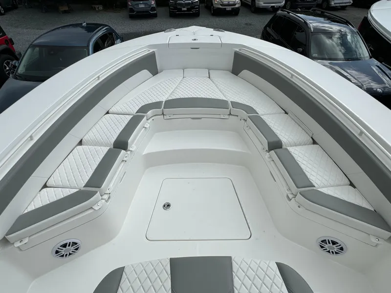 Slide: The Image of 2024 Regulator 30XO boat with spacious seating and modern design. - 22