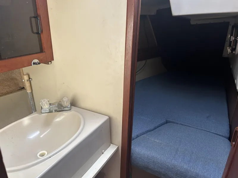 Slide: The Image of O'Day 39 Aft Cockpit 4ft 9in Draft 1986 - 66