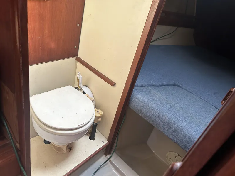 Slide: The Image of O'Day 39 Aft Cockpit 4ft 9in Draft 1986 - 67