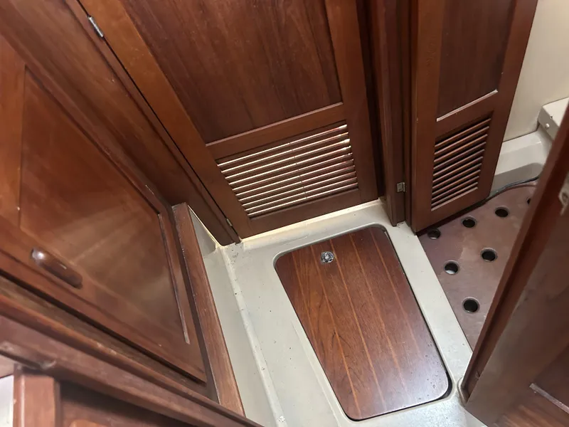 Slide: The Image of O'Day 39 Aft Cockpit 4ft 9in Draft 1986 - 69