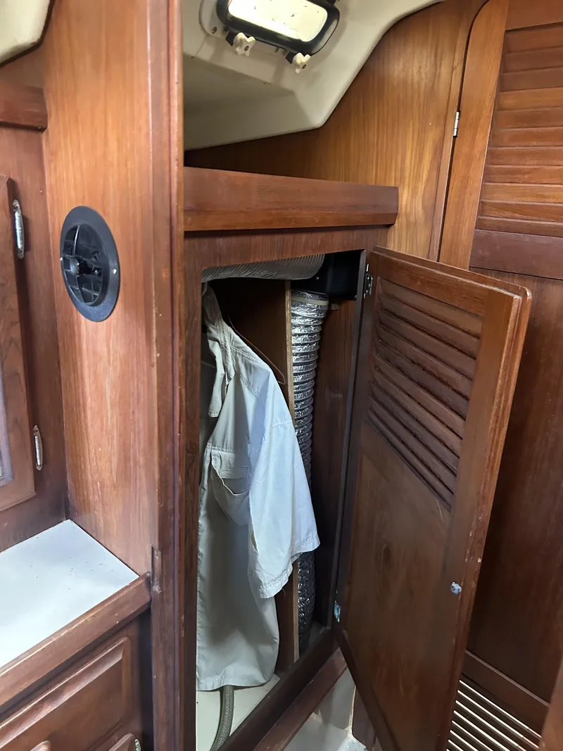 Slide: The Image of O'Day 39 Aft Cockpit 4ft 9in Draft 1986 - 71