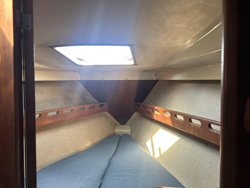 Slide: The Image of O'Day 39 Aft Cockpit 4ft 9in Draft 1986 - 78