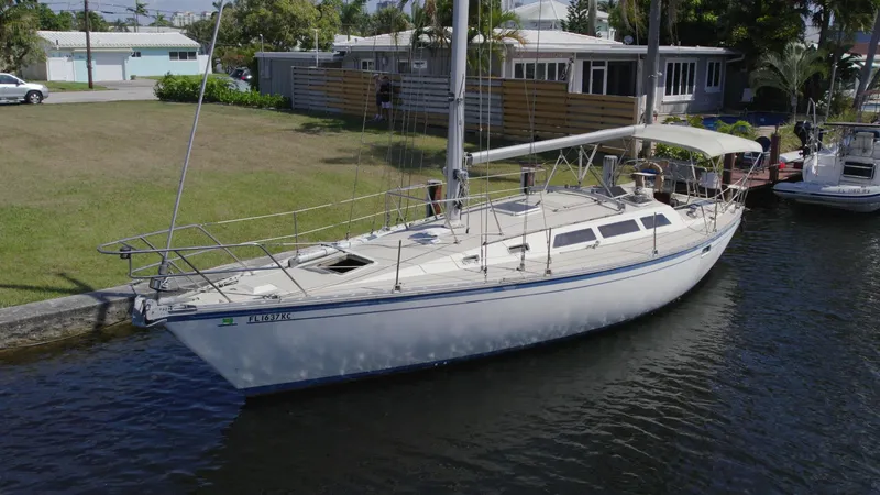 Slide: The Image of O'Day 39 Aft Cockpit 4ft 9in Draft 1986 - 83