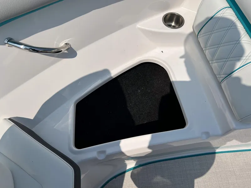 Slide: The Image of Regal 2000 ESX 2023 - 12