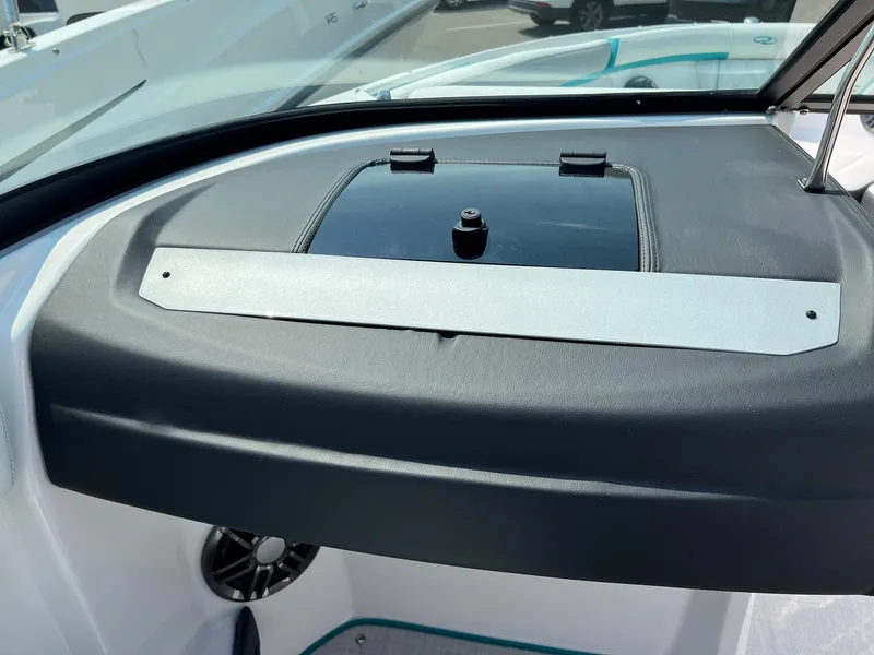 Slide: The Image of Regal 2000 ESX 2023 - 20