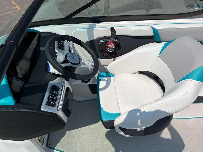 Slide: The Image of Regal 2000 ESX 2023 - 21