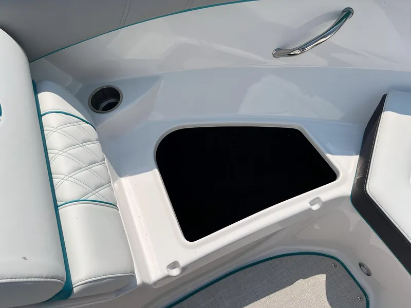 Slide: The Image of Regal 2000 ESX 2023 - 24