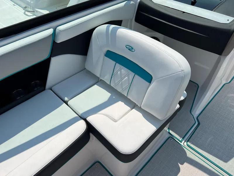 Slide: The Image of Regal 2000 ESX 2023 - 7