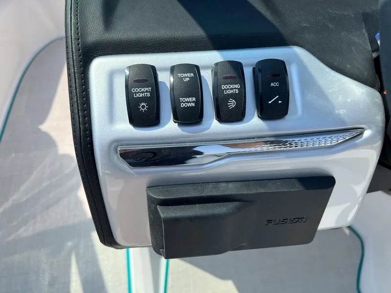 Slide: The Image of Regal 2000 ESX 2023 - 9