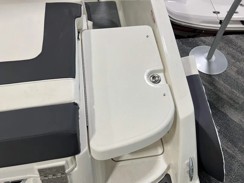Slide: The Image of 2023 Bayliner VR5 Bowrider rear seating and swim platform. - 3