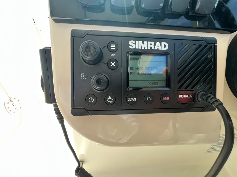 Slide: The Image of Boston Whaler 280 VANTAGE 2024 - 20