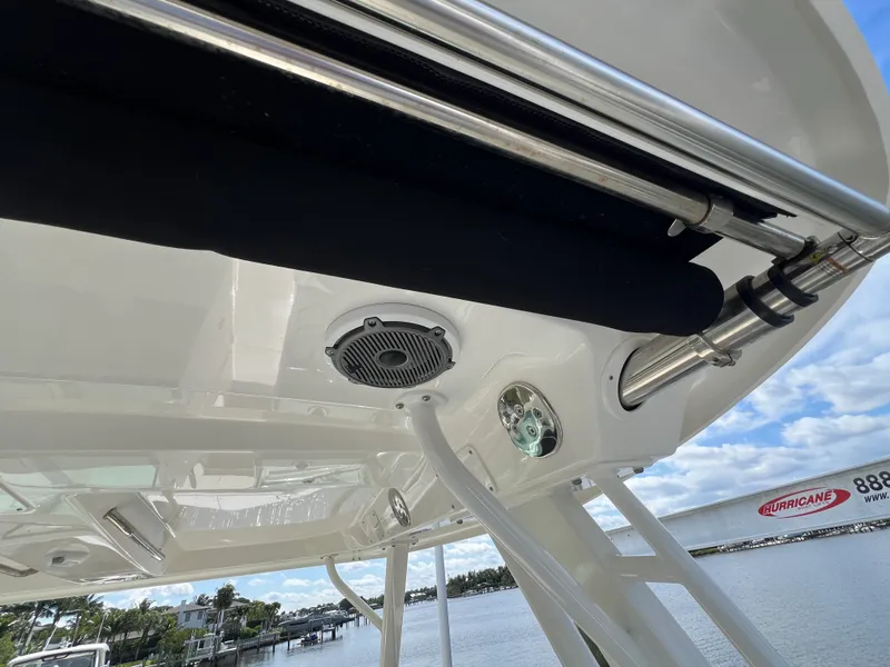 Slide: The Image of Boston Whaler 280 VANTAGE 2024 - 29
