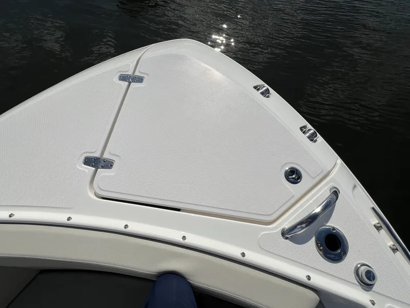Slide: The Image of Boston Whaler 280 VANTAGE 2024 - 4
