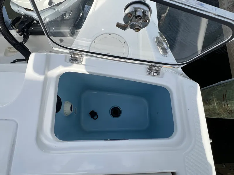 Slide: The Image of Boston Whaler 280 VANTAGE 2024 - 48